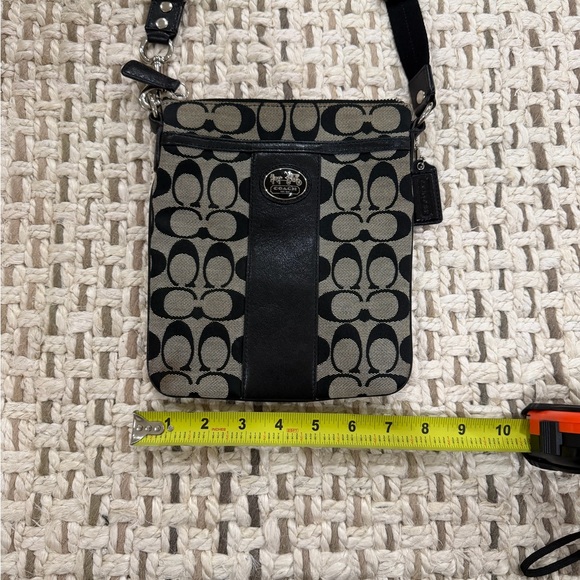 Vintage Coach Crossbody Bag - Picture 6 of 12
